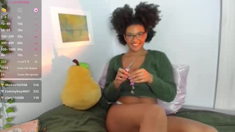 Chloe Kiwi online show from 12.17.24