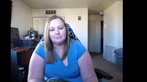 Snapshot of softerpeaches chatting on 01.07.25 Rose online show from 01.07.25