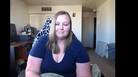 Snapshot of softerpeaches chatting on 01.09.25 Rose online show from 01.09.25