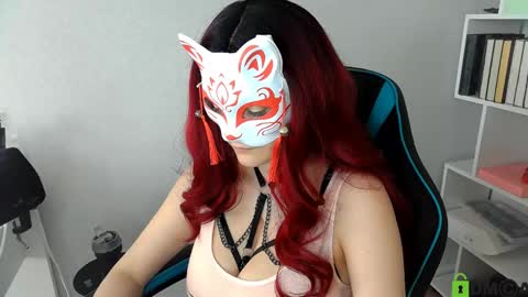 Snapshot of softvoltage_ chatting on 05.07.26 Nika Schwarz online show from 05.07.26
