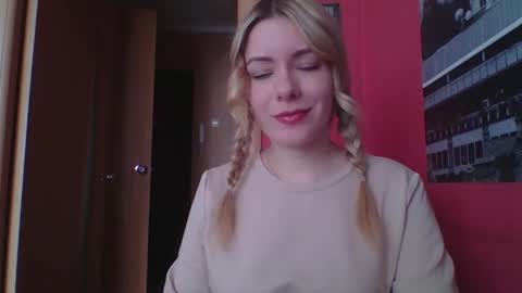 Snapshot of softy_aura chatting on 05.30.26 softy_aura online show from 05.30.26