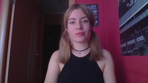Snapshot of softy_aura chatting on 06.25.26 softy_aura online show from 06.25.26