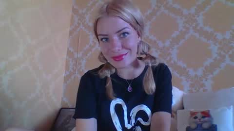 Snapshot of softy_aura chatting on 07.27.26 softy_aura online show from 07.27.26
