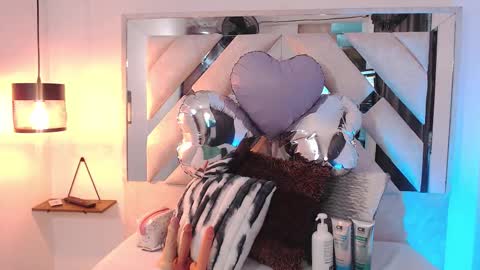    online show from 02.02.26