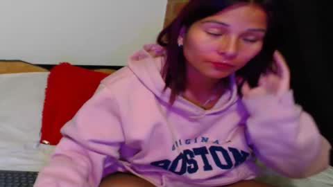 Snapshot of sofy_nix chatting on 11.28.25 Sofy online show from 11.28.25