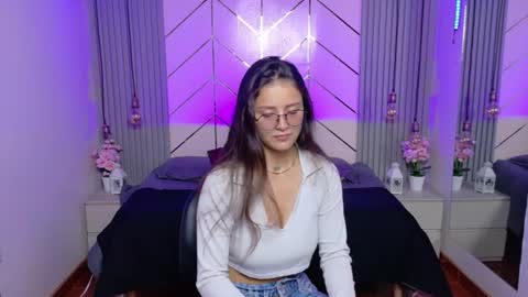 Snapshot of sofysoul chatting on 06.19.26 Sofy online show from 06.19.26
