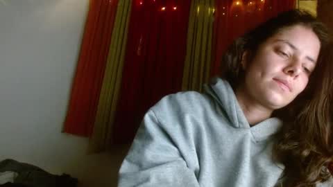 Snapshot of soka_lovers_04_ chatting on 02.10.25 Sofia online show from 02.10.25