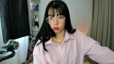 Snapshot of sol_lunaa23 chatting on 04.21.26 sol online show from 04.21.26
