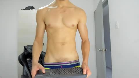 Snapshot of sola_enzo chatting on 05.16.26 sola_enzo online show from 05.16.26