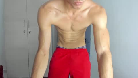 Snapshot of sola_enzo chatting on 05.20.26 sola_enzo online show from 05.20.26