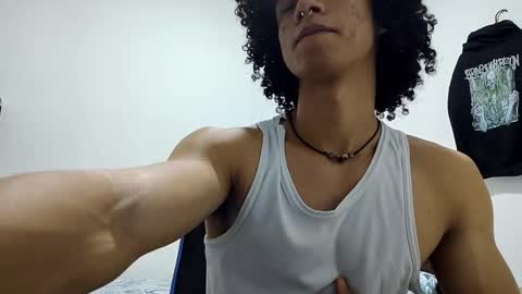 Snapshot of solorizo chatting on 02.25.26 Hi Im Weller Check my Bio online show from 02.25.26