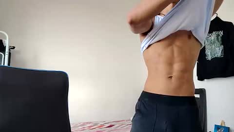 Hi Im Weller Check my Bio  online show from 03.13.26