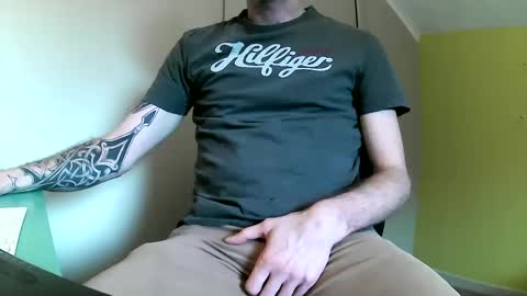 Snapshot of some_kind_of_monster chatting on 01.02.25 some_kind_of_monster online show from 01.02.25
