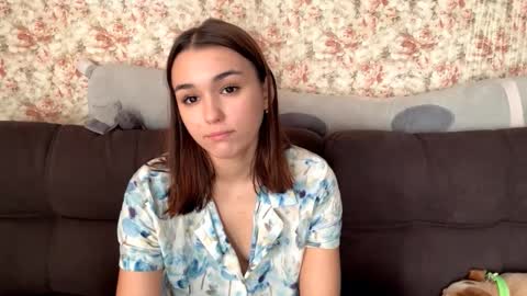 Snapshot of somerfrieler chatting on 10.24.25 Hello My name is Jane  im new model here and little but shy but curious. online show from 10.24.25