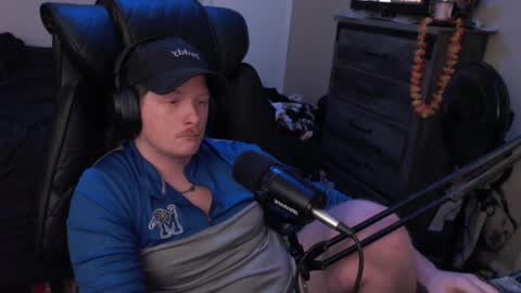 Snapshot of somethinqfunny chatting on 04.01.26 Lover Boi online show from 04.01.26