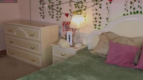 Sonia Meow online show from 09.15.25