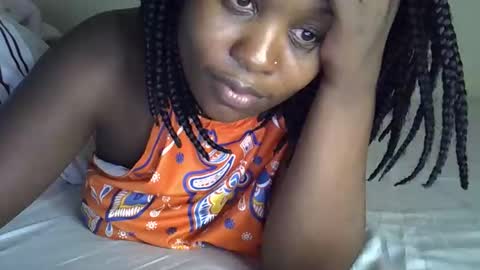 sonnia02 online show from 12.04.25