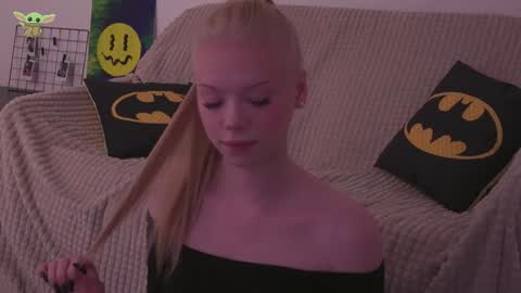 Snapshot of sonyaplush chatting on 12.10.24 Sonya Instagram Twitter sonyaplushgirl OnlyFans sonyaplush online show from 12.10.24