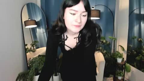 Snapshot of sophi_browny chatting on 12.02.25 Sophi online show from 12.02.25