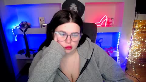 sophia__olsen online show from 01.14.25