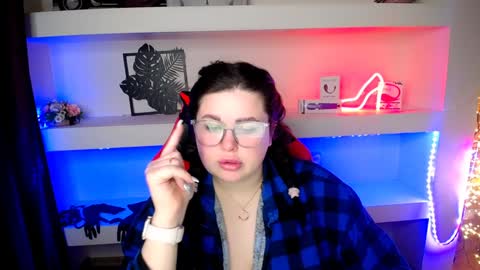 sophia__olsen online show from 01.17.25