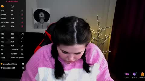 sophia__olsen online show from 02.12.25