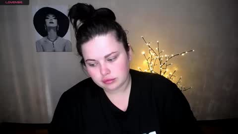 sophia__olsen online show from 09.11.25