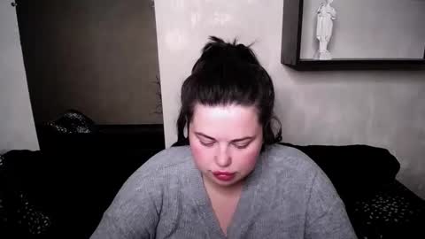 sophia__olsen online show from 10.04.25