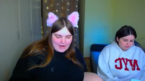 sophia__olsen online show from 11.30.25