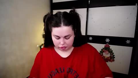 sophia__olsen online show from 12.04.25