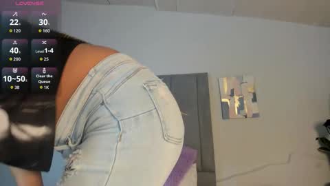 Snapshot of sophia_ebony___ chatting on 11.18.25 sophia_ebony___ online show from 11.18.25