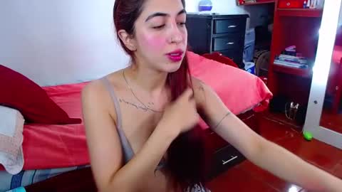 Snapshot of sophia_greey chatting on 05.14.26 sophia_greey online show from 05.14.26