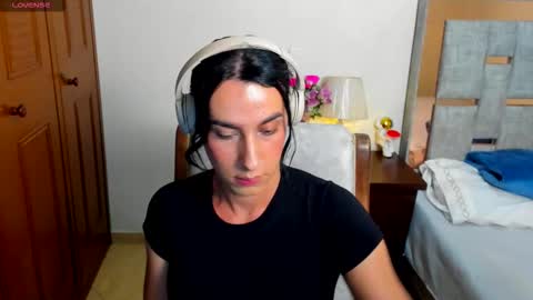 Snapshot of sophia_harry chatting on 10.02.25 sophia CM online show from 10.02.25