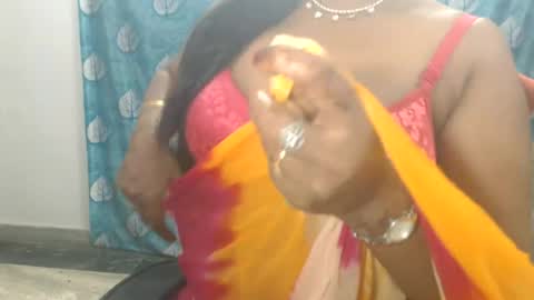 Snapshot of sophia_indian chatting on 06.26.26 Sophia Tamil online show from 06.26.26