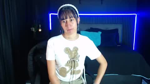 Snapshot of sophia_w_ chatting on 06.22.26 S O P H I A online show from 06.22.26