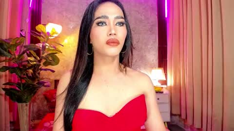 UR HOT SOPHIA online show from 11.22.25