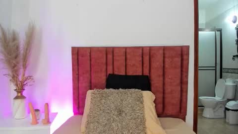 Snapshot of sophiacolliins chatting on 09.20.25 sophiacolliins online show from 09.20.25