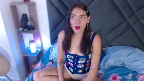 Snapshot of sophiagomez1 chatting on 09.18.25 Sofia online show from 09.18.25