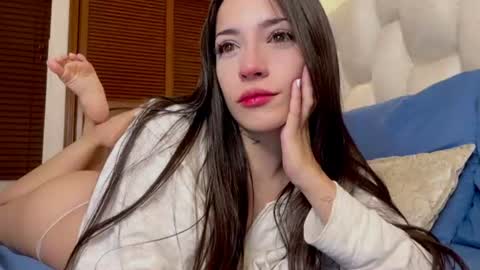 sophiarommie online show from 06.16.26
