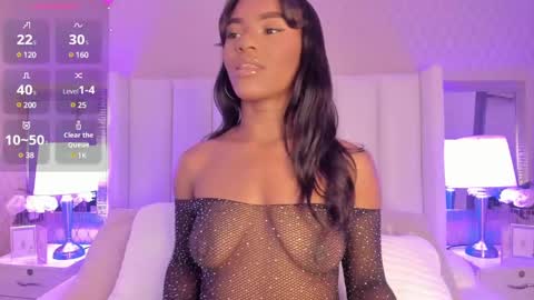 SophiaSmiths online show from 03.10.25