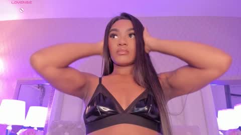 SophiaSmiths online show from 10.29.25