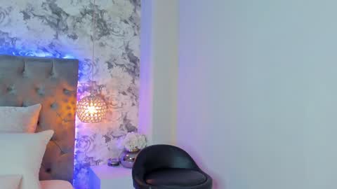 Sophi  online show from 01.07.25