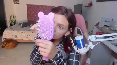 Snapshot of sophie_dolly_ chatting on 06.13.26 sophie doll online show from 06.13.26