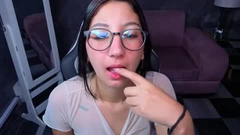 sophie_jones_b online show from 04.06.26