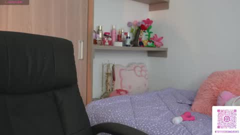 Snapshot of sophie_lii chatting on 05.07.26 Sophie or Sof online show from 05.07.26