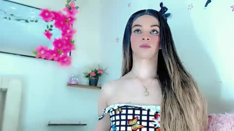 Snapshot of sophie_miaa chatting on 01.07.25 sophie_miaa online show from 01.07.25