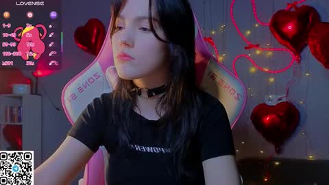 Snapshot of sophie_nomenal_ chatting on 02.11.26 sophie_nomenal_ online show from 02.11.26