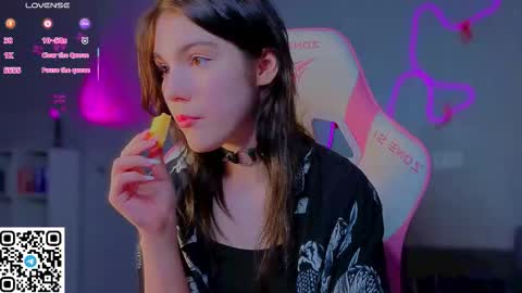 Snapshot of sophie_nomenal_ chatting on 03.26.26 sophie_nomenal_ online show from 03.26.26