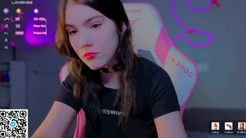 Snapshot of sophie_nomenal_ chatting on 04.02.26 sophie_nomenal_ online show from 04.02.26