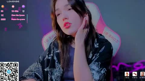Snapshot of sophie_nomenal_ chatting on 04.16.26 sophie_nomenal_ online show from 04.16.26